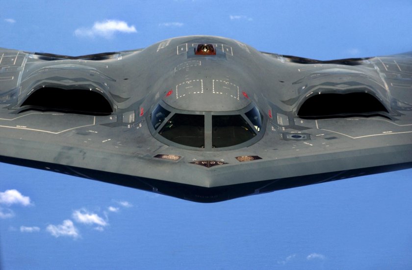 Стелс-бомбардировщик b-2