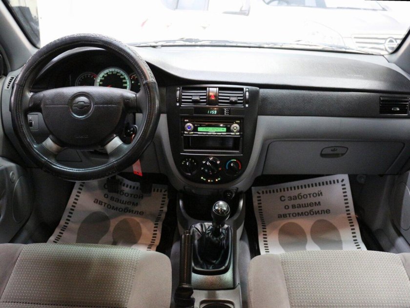 Шевроле Лачетти седан 1.4 салон