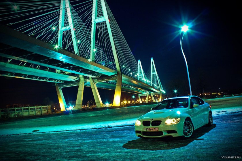 Место под вантовым мостом СПБ