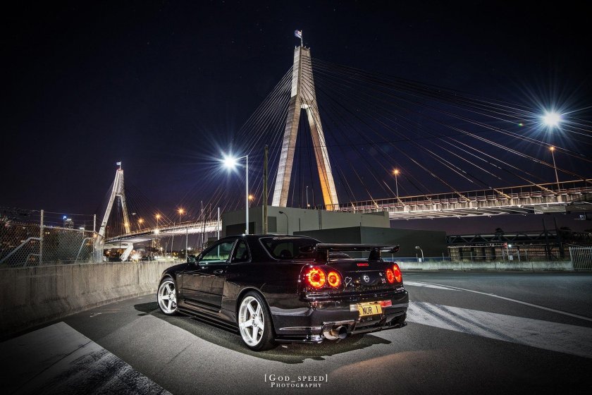 Nissan Skyline GTR r34 ночью