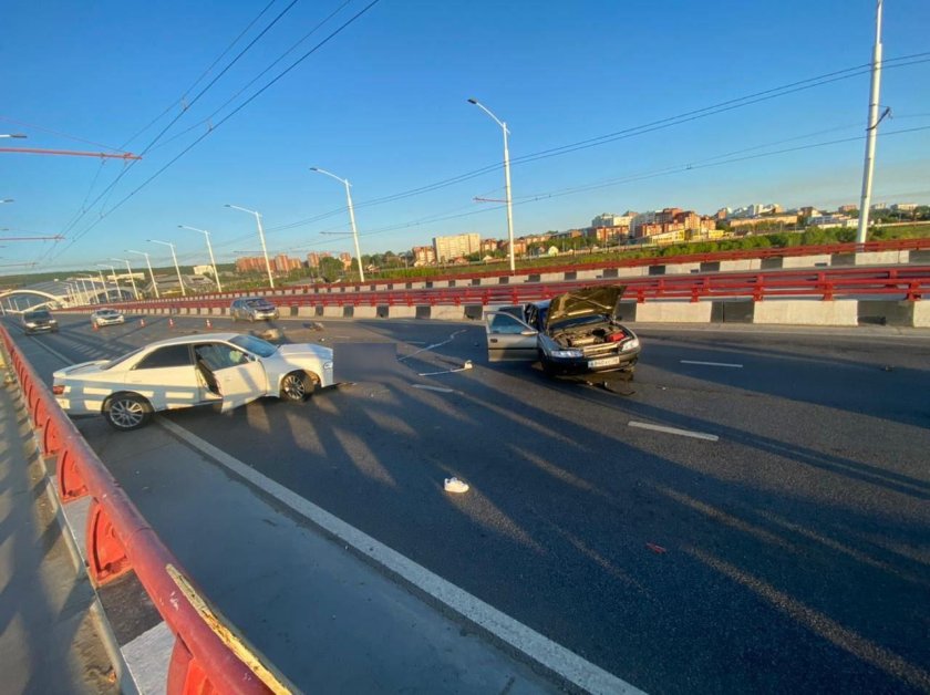 ДТП на академическом мосту в Иркутске 29.05.2022