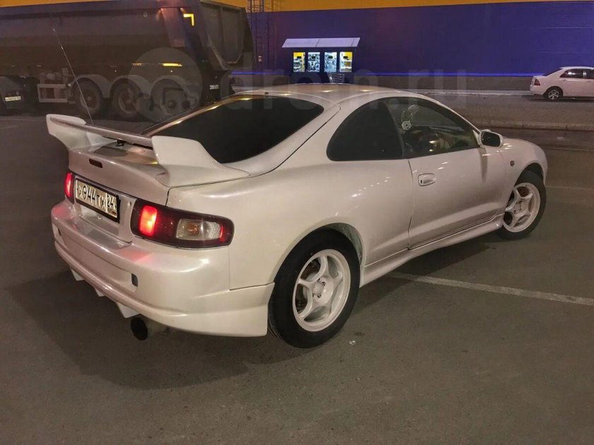 Celica 202 бампер задний