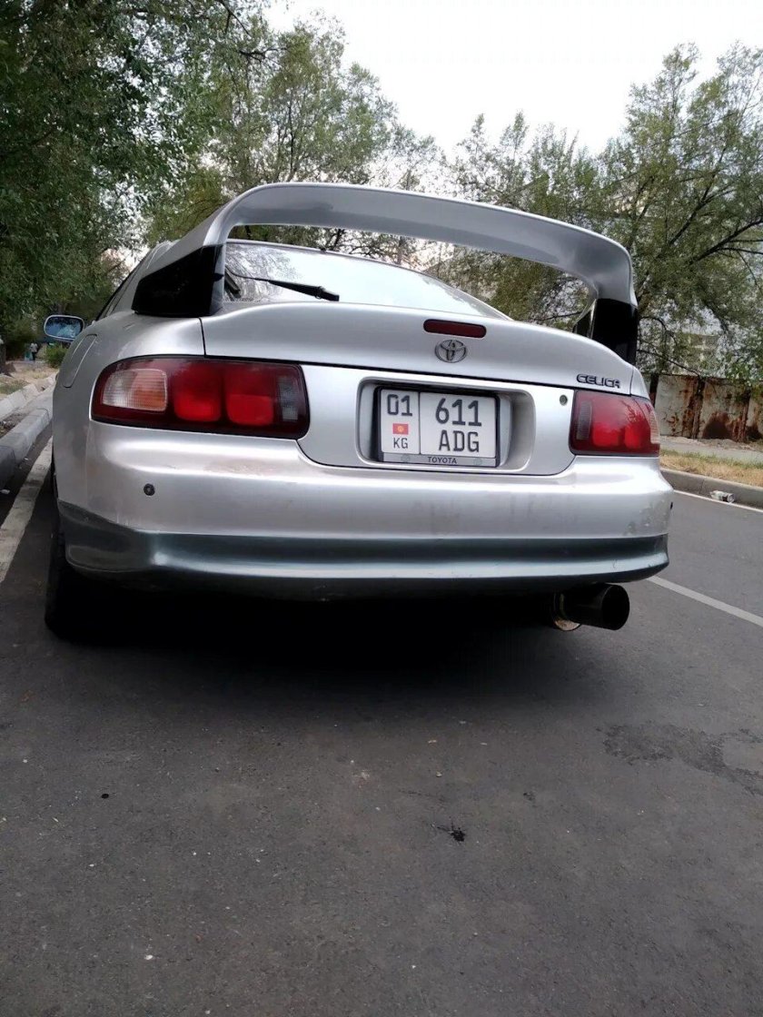 Toyota Celica сзади