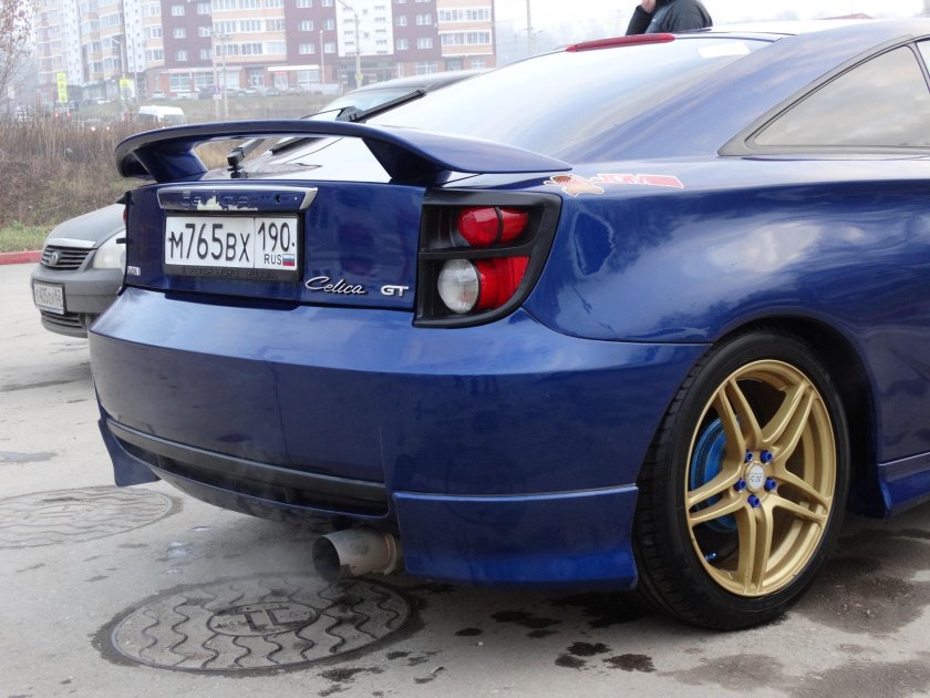 Toyota Celica сзади