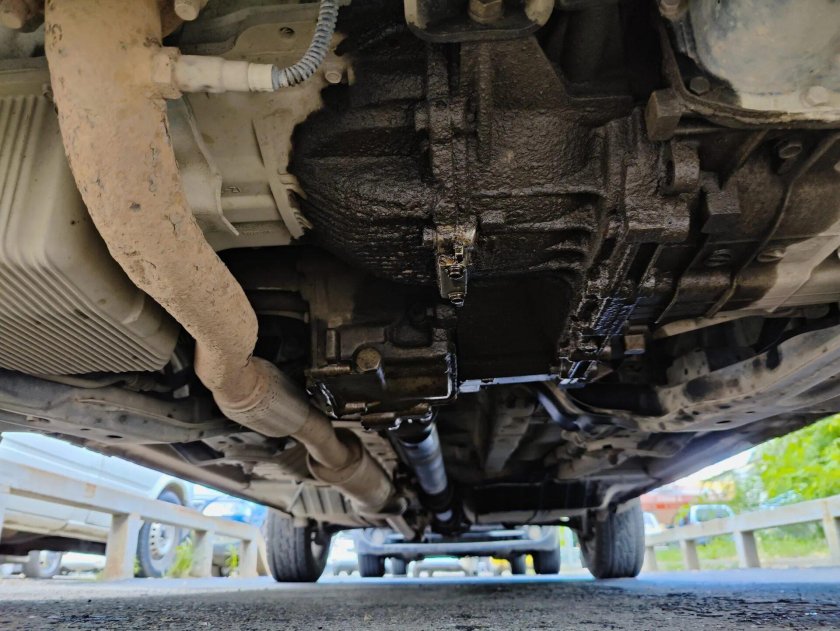 Hyundai Tucson JM снизу