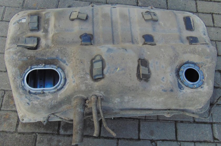 Бак топливный