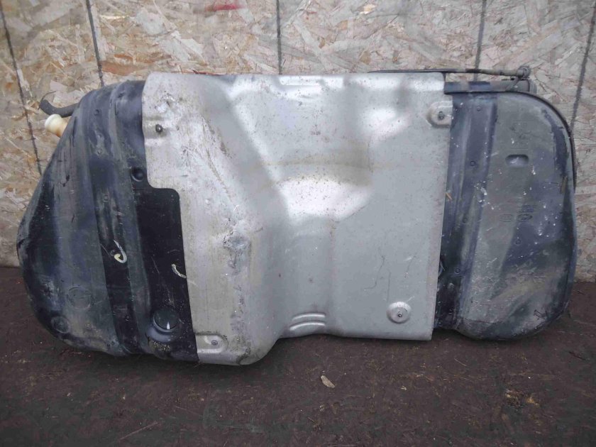 Топливный бак спортейдж 1