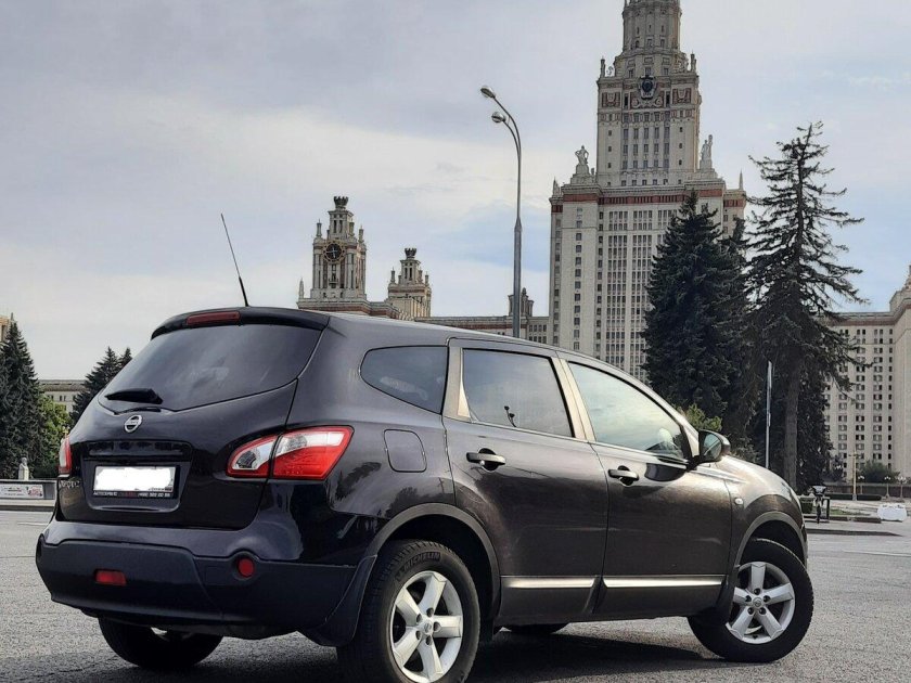 Nissan Qashqai 1 на дороге Россия