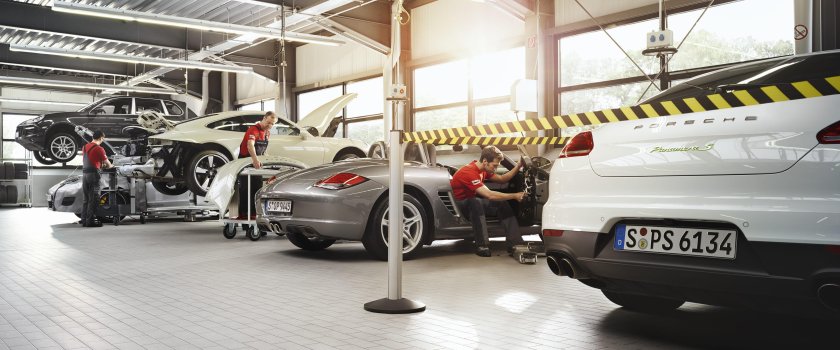 Автомобиль в автосервисе