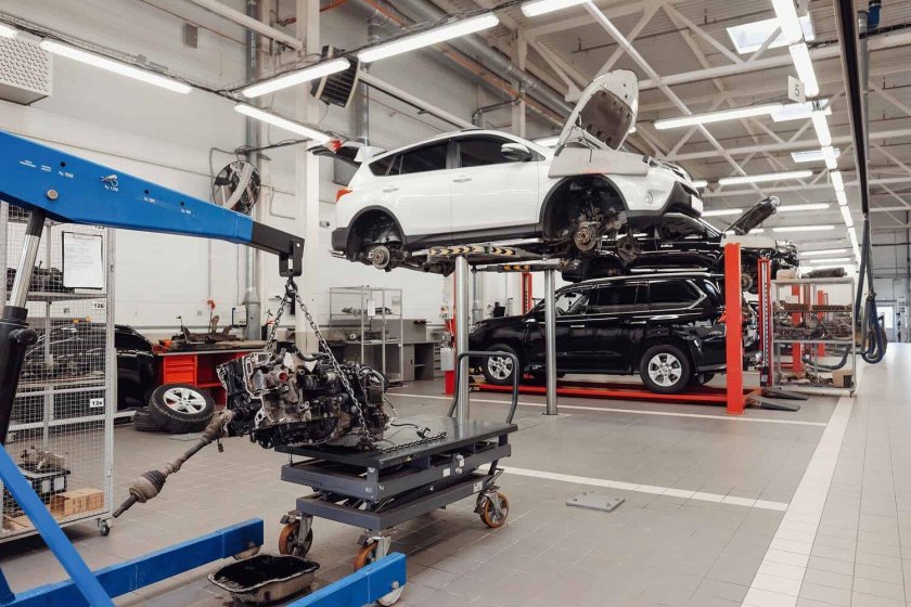 Машина в сервисе