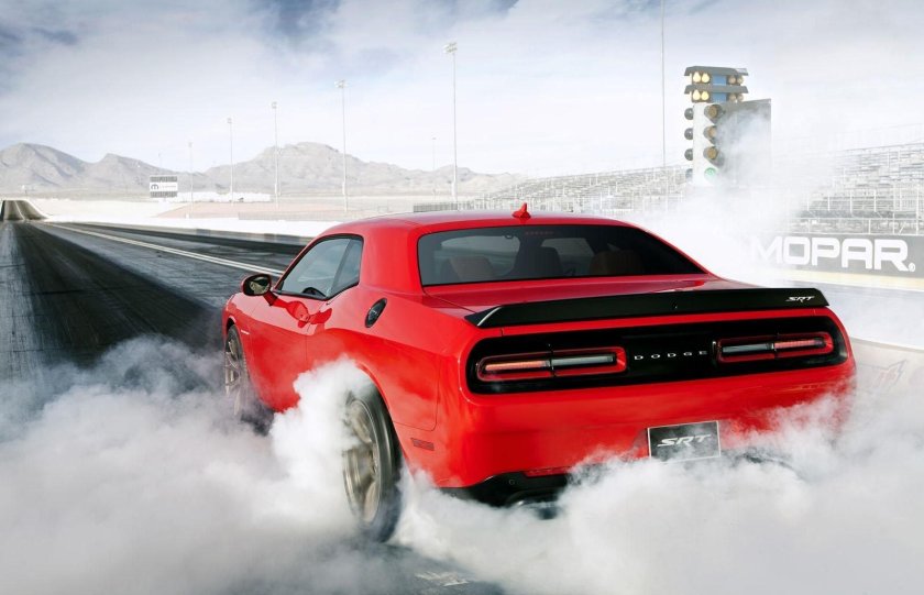 Dodge challenger hellcat