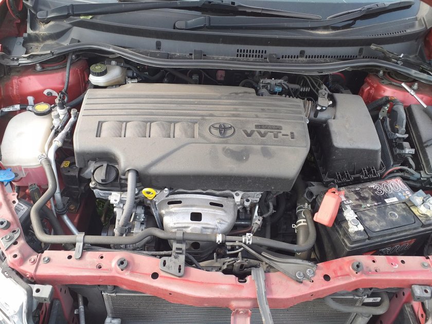 Auris двигатель