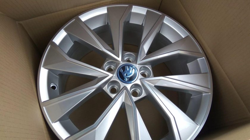 Skoda Rapid диски r16