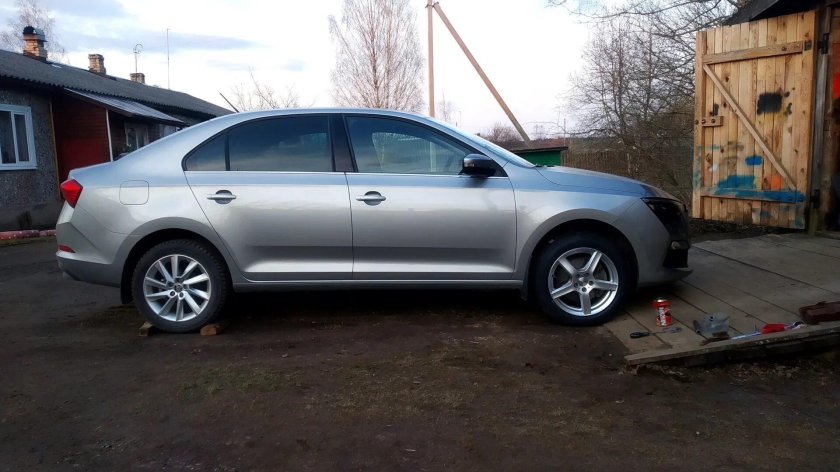 Skoda Rapid Stratos r16