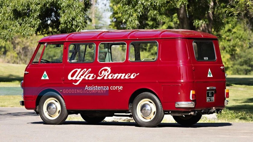Alfa Romeo 2 микроавтобус