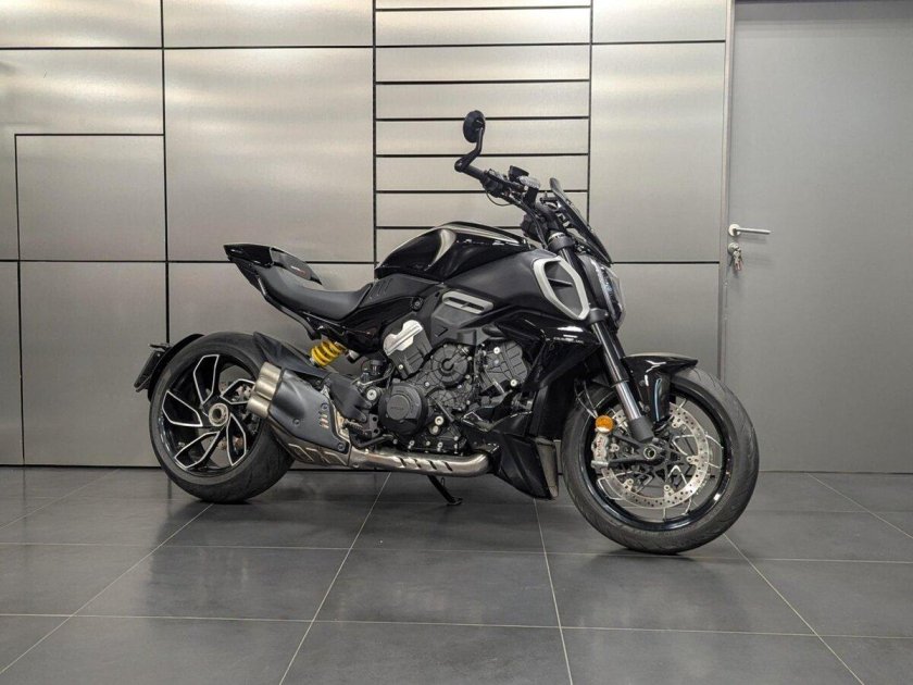 Мотоцикл ducati diavel