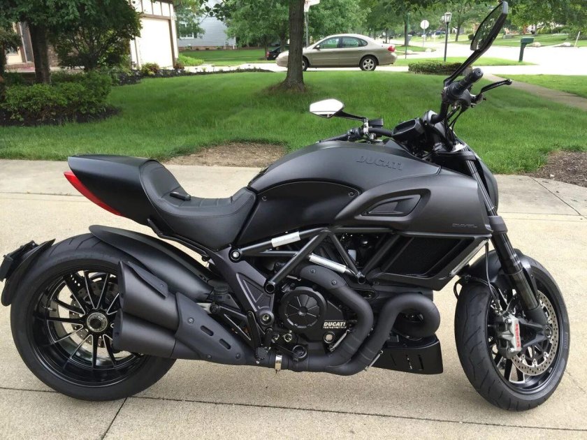 Ducati Diavel Black