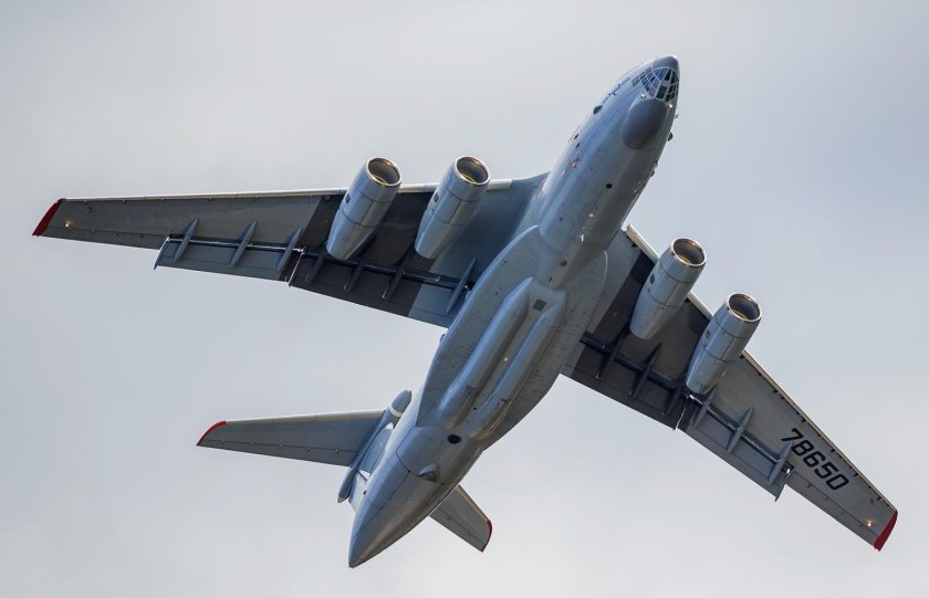 Ил-76 военно-транспортный