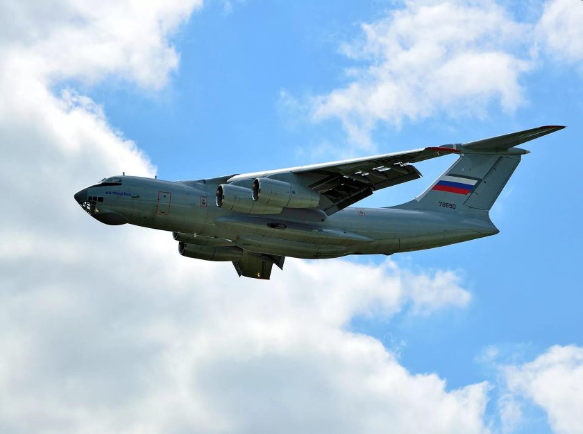 Транспортный самолет ил-476