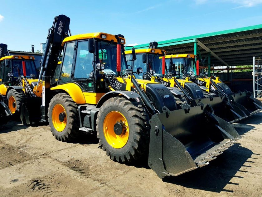 Экскаватор-погрузчик MST m544