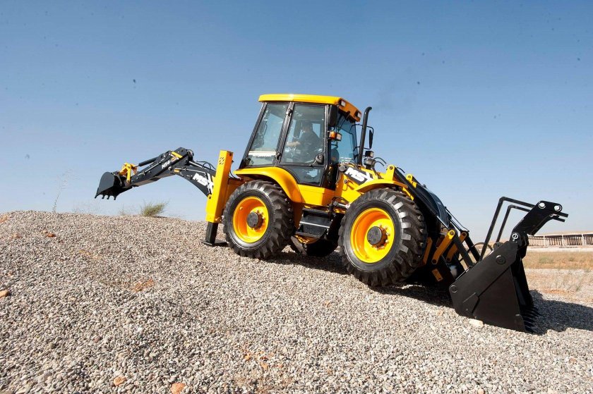 Экскаватор-погрузчик MST m544