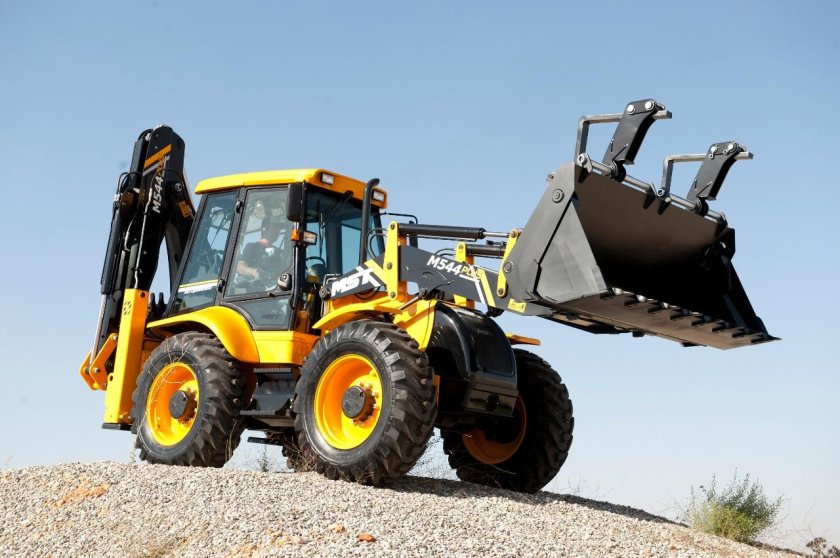 Экскаватор-погрузчик mst m544