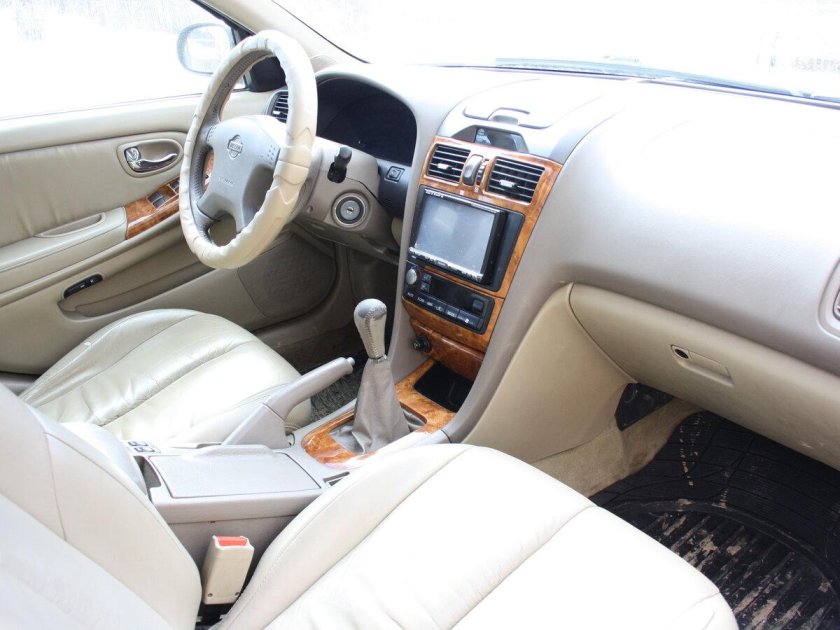 Nissan maxima a33 2.0