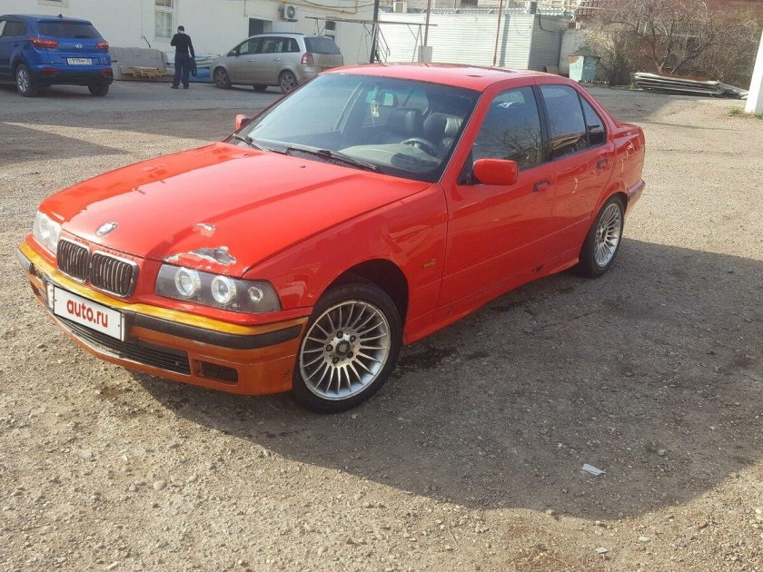 БМВ 318 1993 года