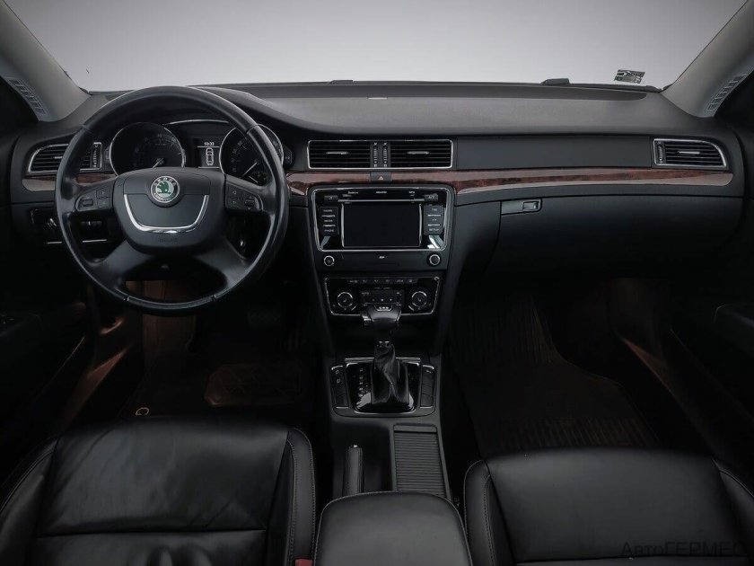 Шкода Суперб 2010 салон