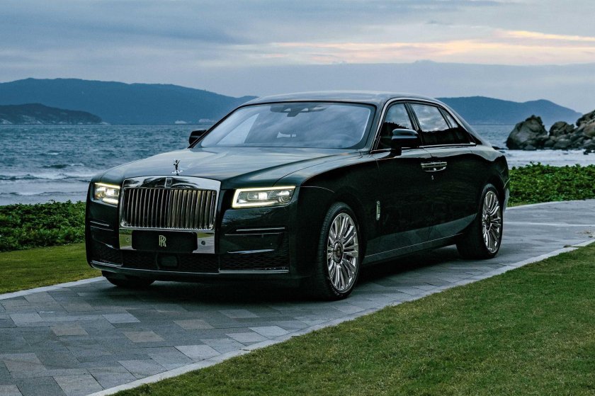 Rolls royce ghost 2021