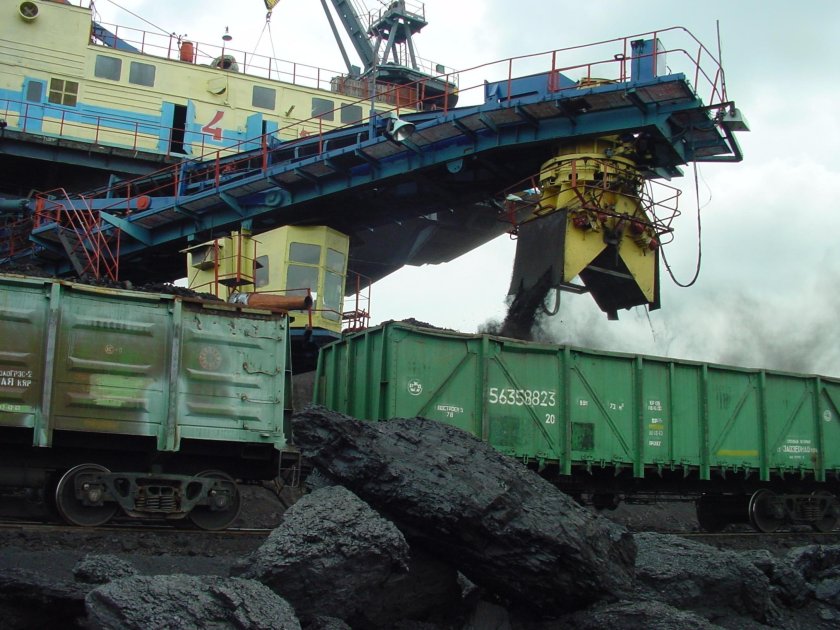 Погрузка угля в вагоны