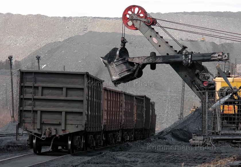 Погрузка угля в вагоны