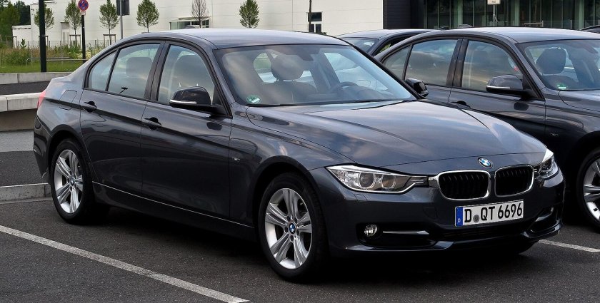 BMW 320i f30