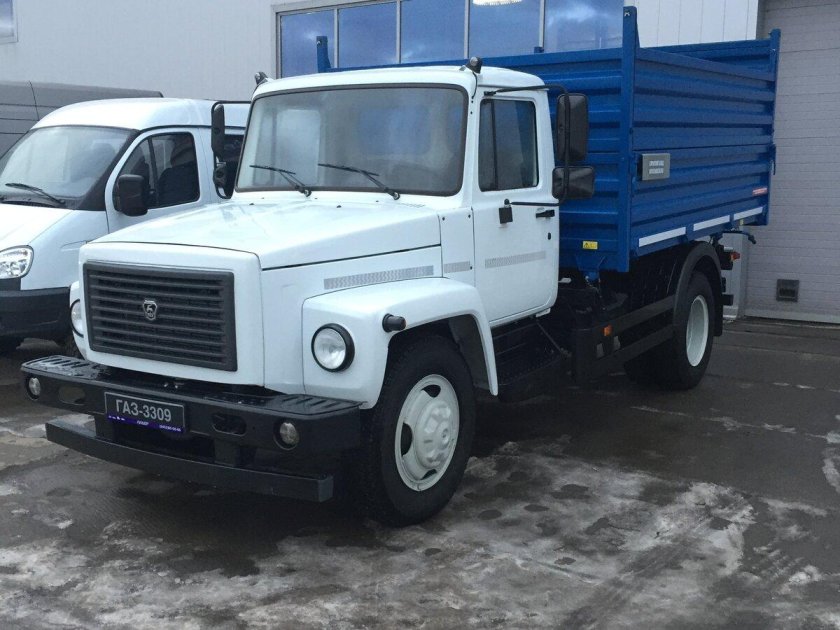 Грузовик ГАЗ 3309 самосвал