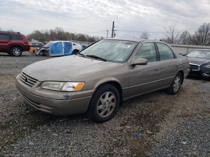 Toyota camry 2000