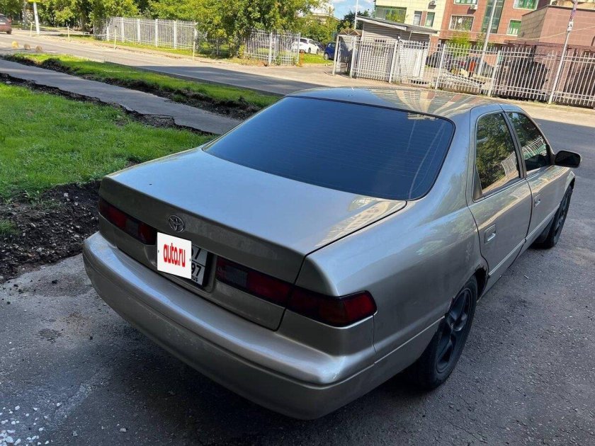 Toyota camry gracia 1999