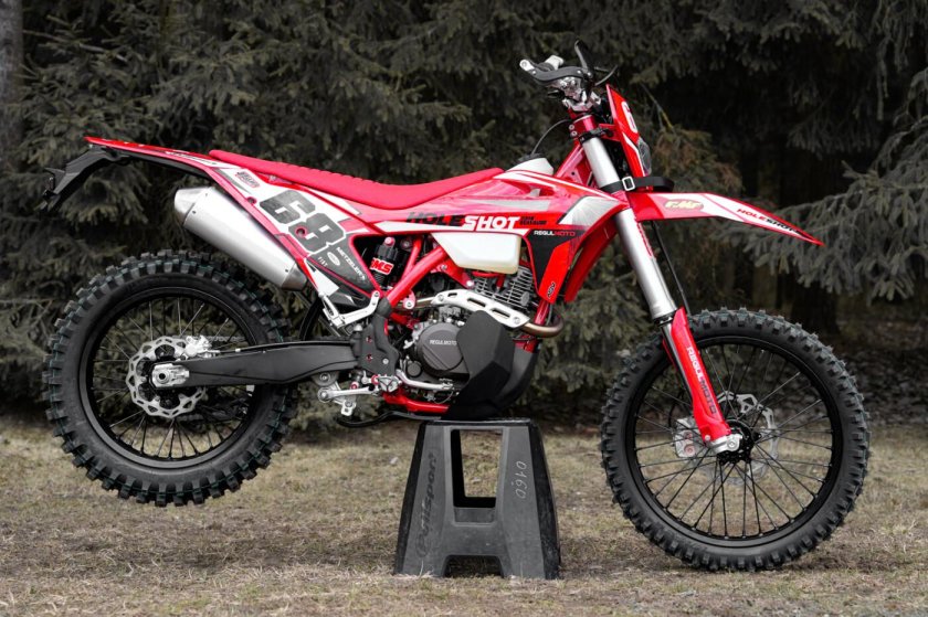 Мотоцикл regulmoto holeshot red edition
