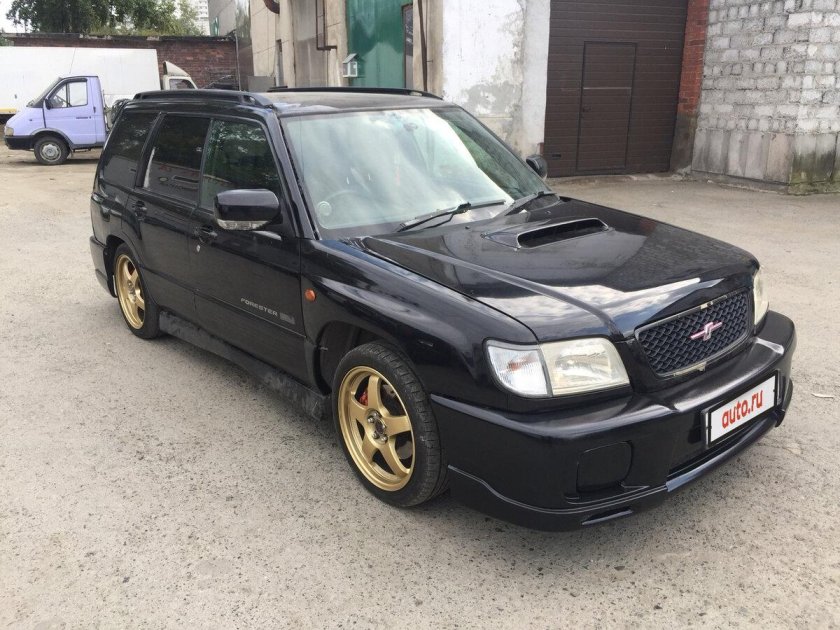 Черный Субару Форестер 1