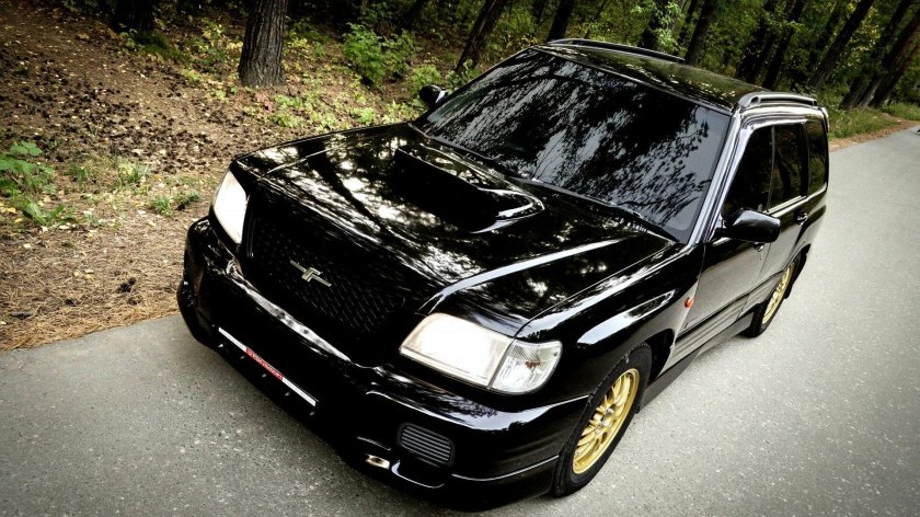 Subaru Forester sf5 черный