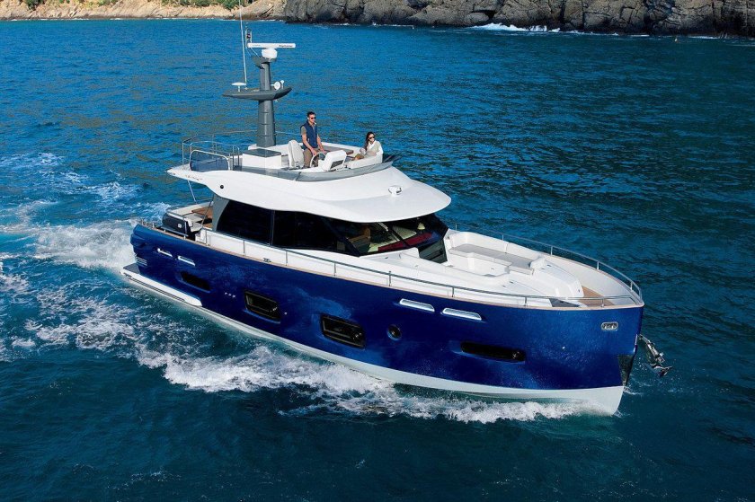 Моторные яхты Азимут