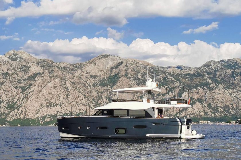 Азимут 66 Magellano