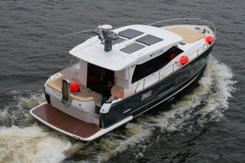 Яхты Азимут Магеллано 43