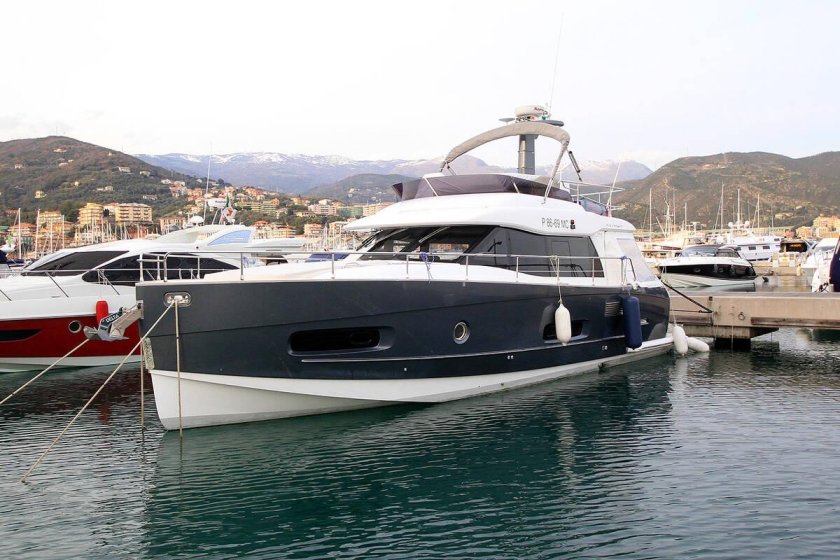 Яхты Азимут Магеллано 43