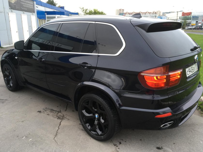 BMW x5 e70 Black Wheels
