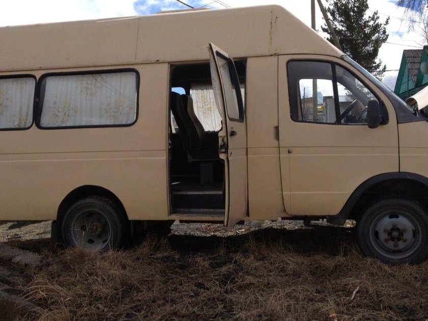 ГАЗ 3221 1996 белая