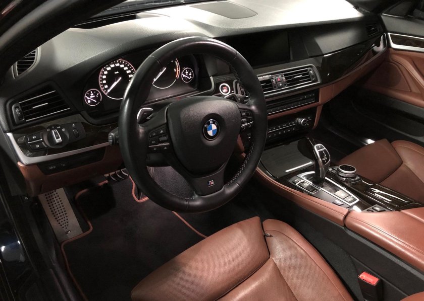 BMW 5 f10 салон