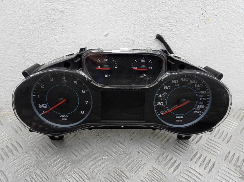 Шевроле Круз 2 панель приборов