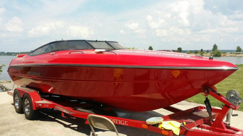 Стингрей катер