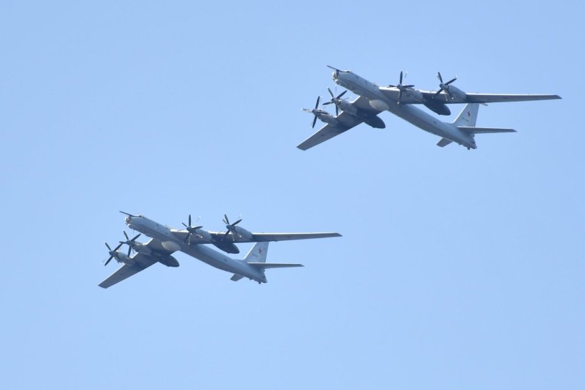 Противолодочный самолет ту-142