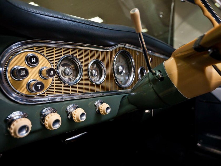 Приборная панель ГАЗ 13 Чайка